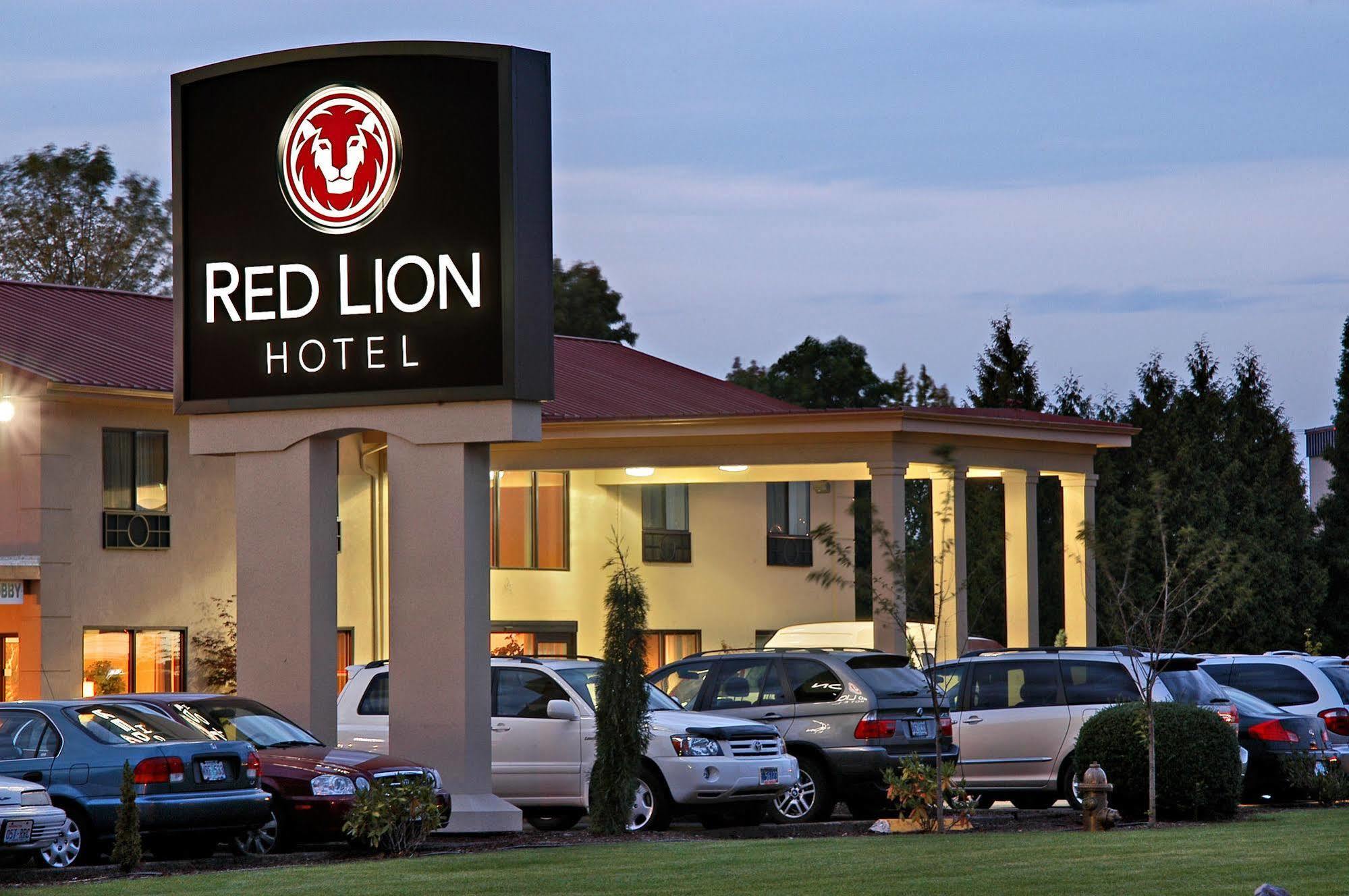 Red Lion Hotel Portland Airport Exterior foto